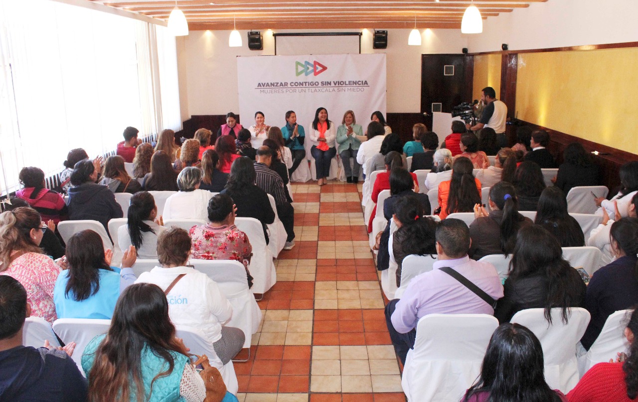 Firman candidatas compromisos para combatir la violencia contra la mujer